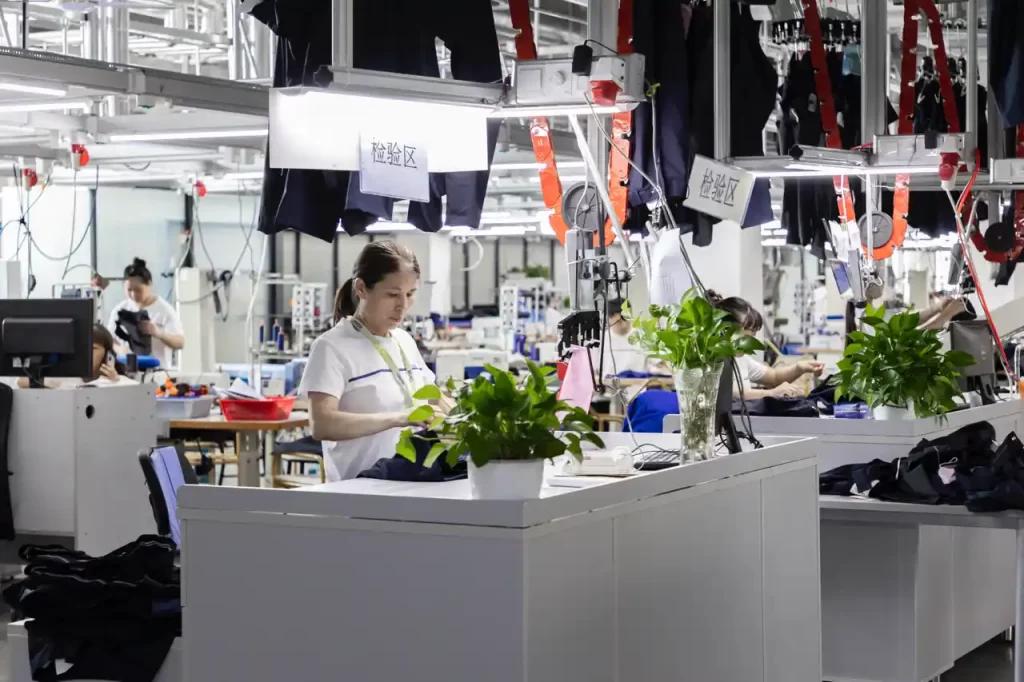 Компания Baoxiniao признана одним из брендов экологичных костюмов и получила рейтинг CDP Climate Change B - 3.